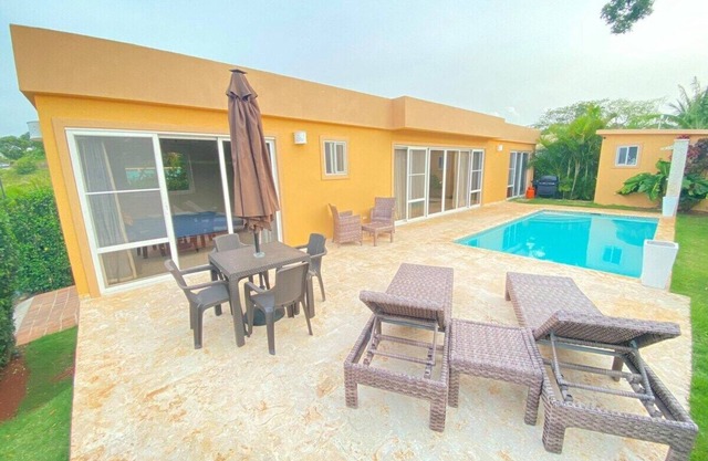 Beautiful 2 bedroom Villa w/Pool - Weekend Special $97+ per day - Tax included