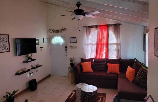 beautiful 2B/2B is located in a gated community in Coral Springs Vallage.