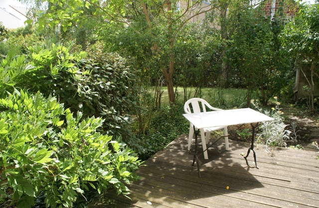 Beautiful 2p accommodation with private, quiet and green garden 10 minutes from Paris