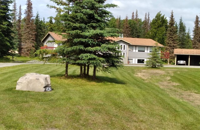 Beautiful 3 bedroom near the Kenai River!