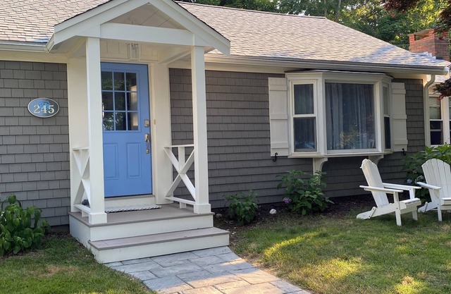 Beautiful 4 Bedroom Newly Remodeled Cape Paradise Rental