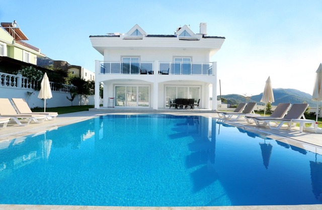 Beautiful 4 Bedroom Villa, Private Heated Pool & Garden, Mountain Views. Ovacik.