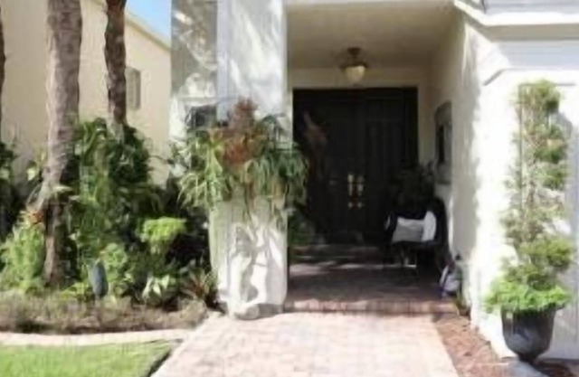 Beautiful 4 Br. Single family (230645) by Houzlet