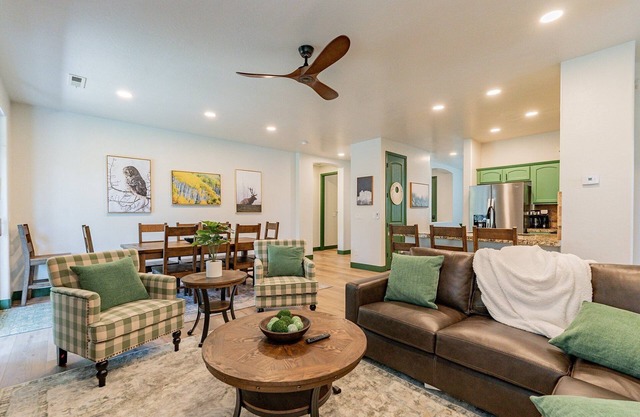 Beautiful 5 Bedroom Flagstaff Home w/Private Spa