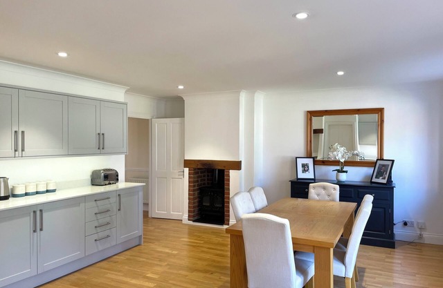 Beautiful 5 bedroom Family Home in Epping Countryside