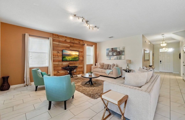 Beautiful 6Bd Family Pool Home with Game Room-9084