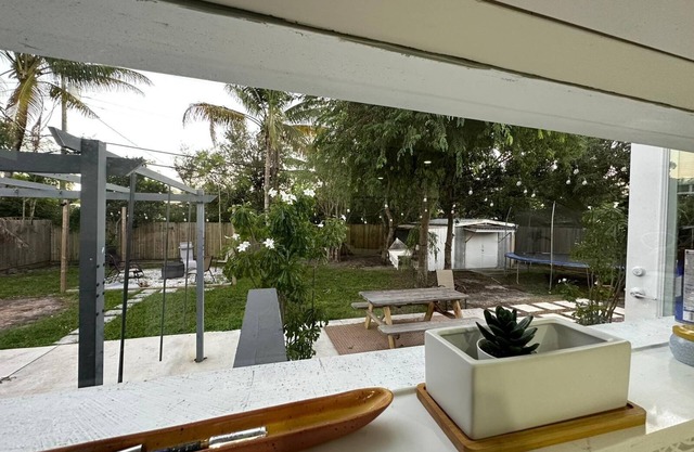 Beautiful and Spacious House 3B/1B