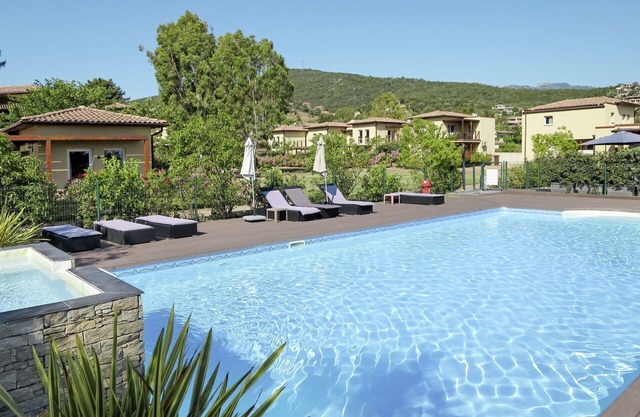 Beautiful apartment for 4 people with A/C, pool, WIFI, TV, terrace, pets allowed and parking