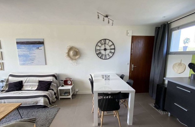 Beautiful apartment 5 pers 100m from the beach in PERROS-GUIREC