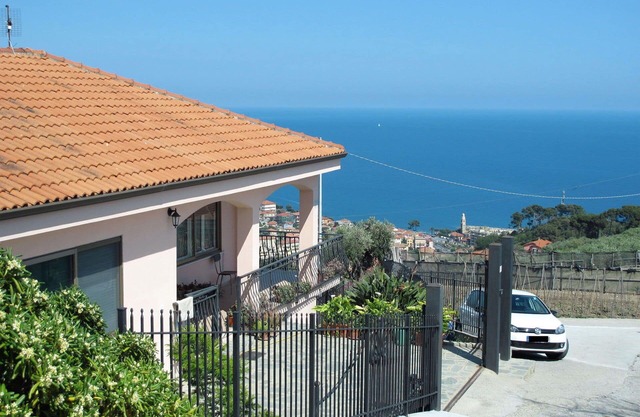 Beautiful apartment for 7 guests with TV and terrace