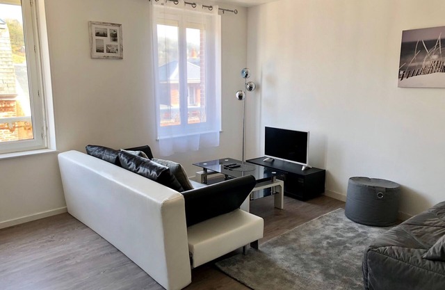 BEAUTIFUL APARTMENT 2 STEPS FROM THE BEACH/NEAR TO THE BEACH!