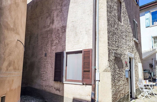 Beautiful apartment for 2 people with WIFI, TV, pets allowed and parking