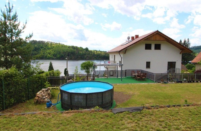 Beautiful apartment for 9 people with WIFI, pool, TV, patio, pets allowed and parking