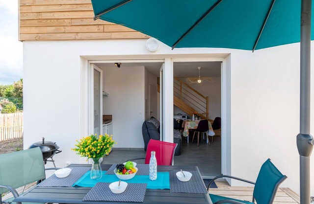 Beautiful apartment for 4 people with A/C, pool, WIFI, TV, terrace, pets allowed and parking