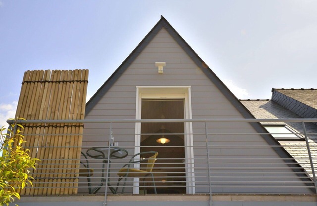 Beautiful apartment for 2 guests with WIFI, TV, patio and parking