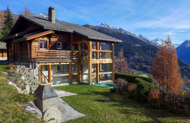 Beautiful apartment for 4 guests with WIFI, patio and parking