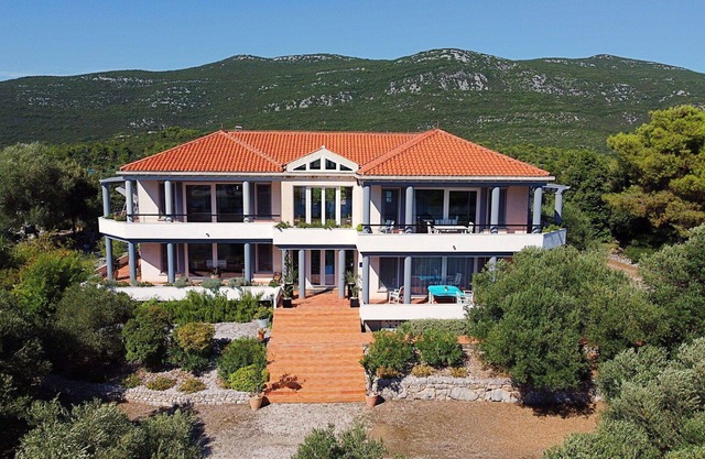 Beautiful apartment for 8 people with A/C, WIFI, hot tub, TV, terrace and parking