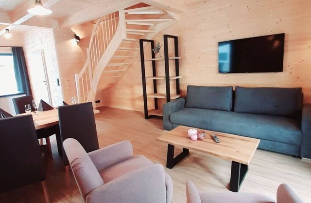 Beautiful apartment in villa for 4 guests with WIFI, TV, terrace, panoramic view and parking