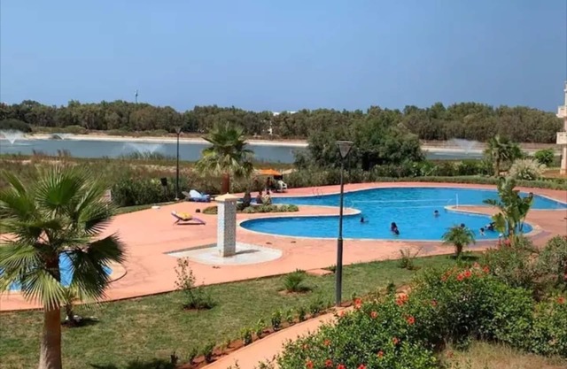 Beautiful apartment in a residence with swimming pool, 750m from the beach. Comfort guaranteed.