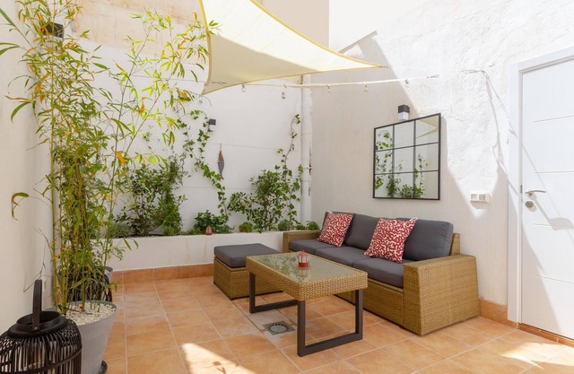 Beautiful apartment with patio in the Picasso neighborhood