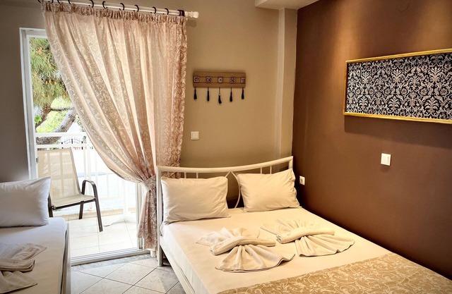 Beautiful Bedroom for 3 people in Limenaria, only 5 minutes away from center