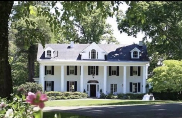 Beautiful Bridal Suite in Manor on Five Acres Room A