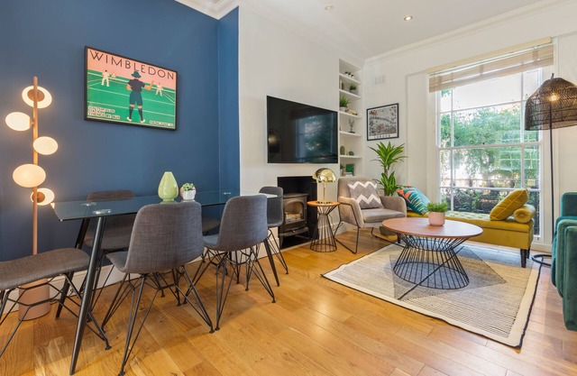 Beautiful Bright 4 bed townhouse nr Camden Markets