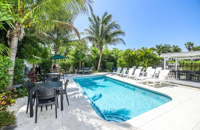 Beautiful Bungalow with Pool and Bay Views! - Barefoot by the Bay at Bayside Bun