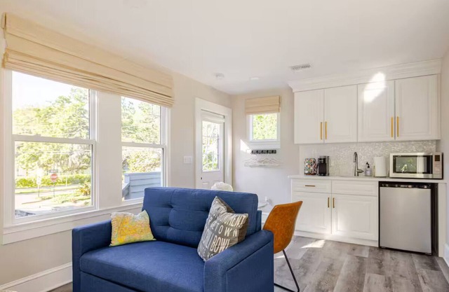 Beautiful charming brand new studio in the Heart of Hyde Park