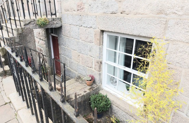 Beautiful city centre flat in traditional building