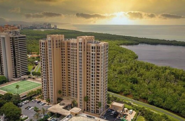 Beautiful Condo in Luxury Gated Complex In Pelican Bay