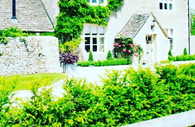Beautiful Cotswold Farmhouse With Private Garden