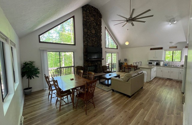 Beautiful, cozy, close to everything, and sleeps 8 adults & 1 small child.