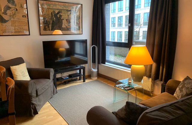 Beautiful cozy & spacious studio in a quiet street, close to EU parliament.