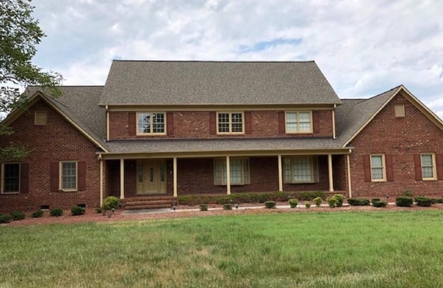 Beautiful Executive Home Minutes away from Greensboro, Highpoint, Burlington