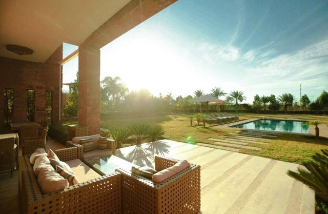 Beautiful Fancy villa with heated pool