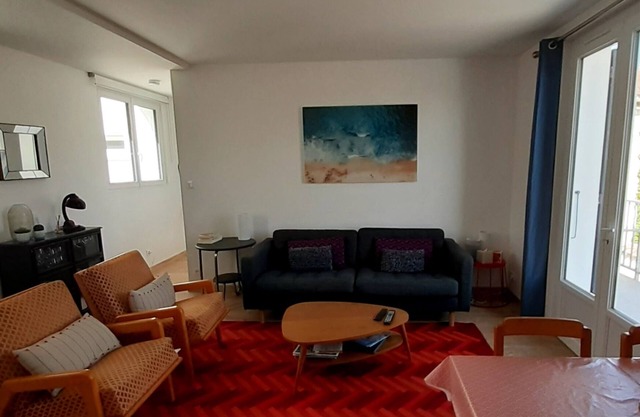 Beautiful, comfortable and well located apartment in the heart of the city of Saint Pierre