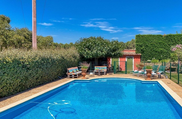 Beautiful private villa for 8 people with WIFI, A/C, private pool, TV, terrace and parking