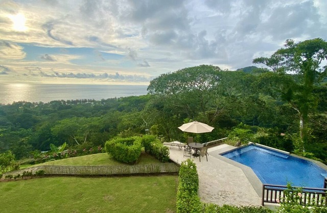 Beautiful Gated Condo, Convenient Location, Great Ocean View!