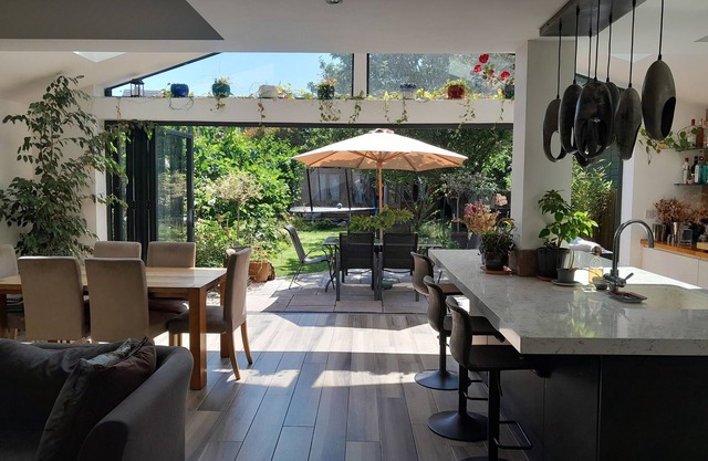 Beautiful Airy house by river Thames