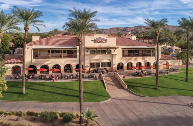 Beautiful Golf Resort stay during Super Bowl week/weekend