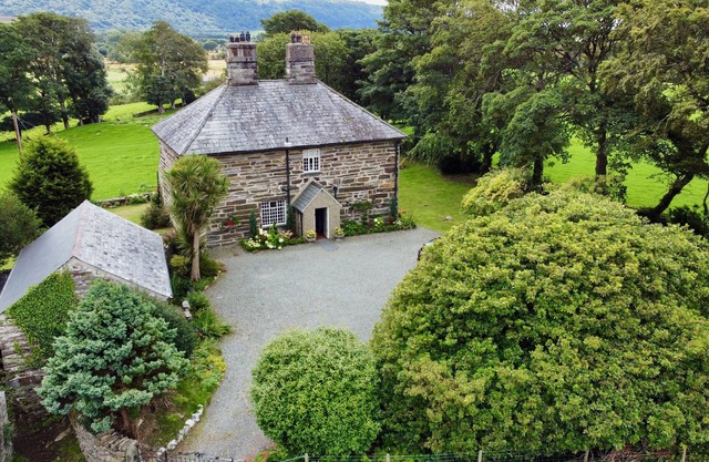 Beautiful Grade II listed Rectory in the Snowdonia National Park.