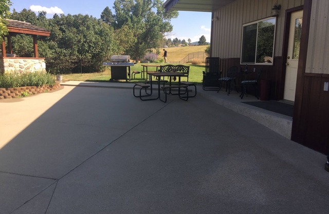 Beautiful guest house with garage