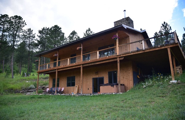 Beautiful home, amazing views, 40 acres, French Creek meandering through valley
