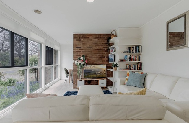 Beautiful Home Close to Transport and Attractions