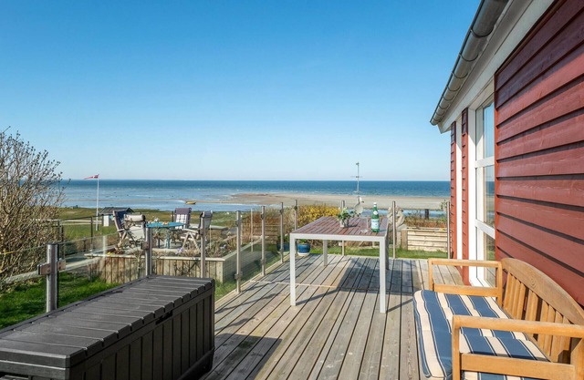 Beautiful home in Allingåbro with WiFi