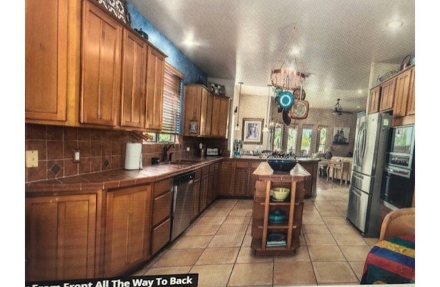 Beautiful home in Casa Grande AZ 3 beds and a large den 2900 sq ft