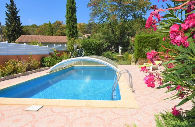 Beautiful home in Donzère with WiFi