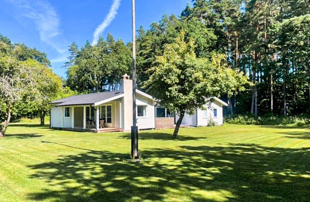 Beautiful home in Färjestaden with WiFi