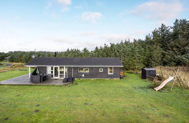 Beautiful home in Løkken with sauna